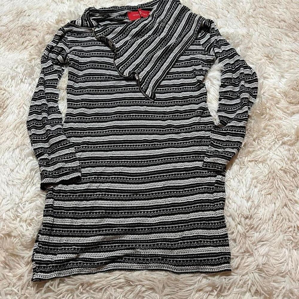 Akira Women's Black and White Shirt